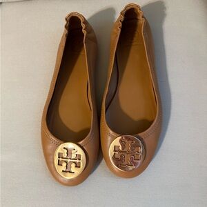 Tory Burch Women's Minnie Travel Ballet Flat Royal tan with Gold Logo 8.5